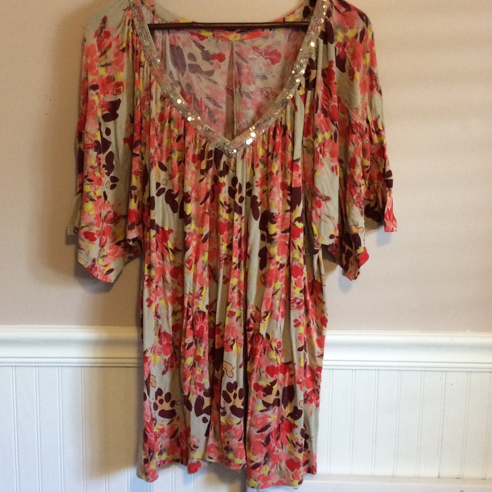 Floral shirt. 22/24