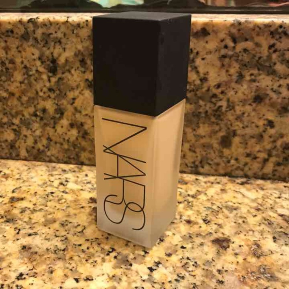 NARS All Day Luminous Foundation Siberia