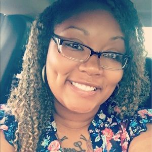 Meet your Posher, Courtney