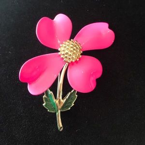 Vintage Sarah Coventry Flower brooch