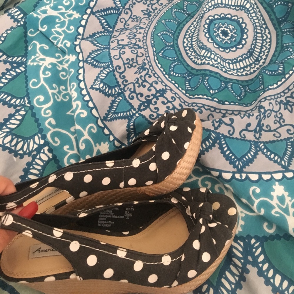 American eagle by Payless black and white wedges
