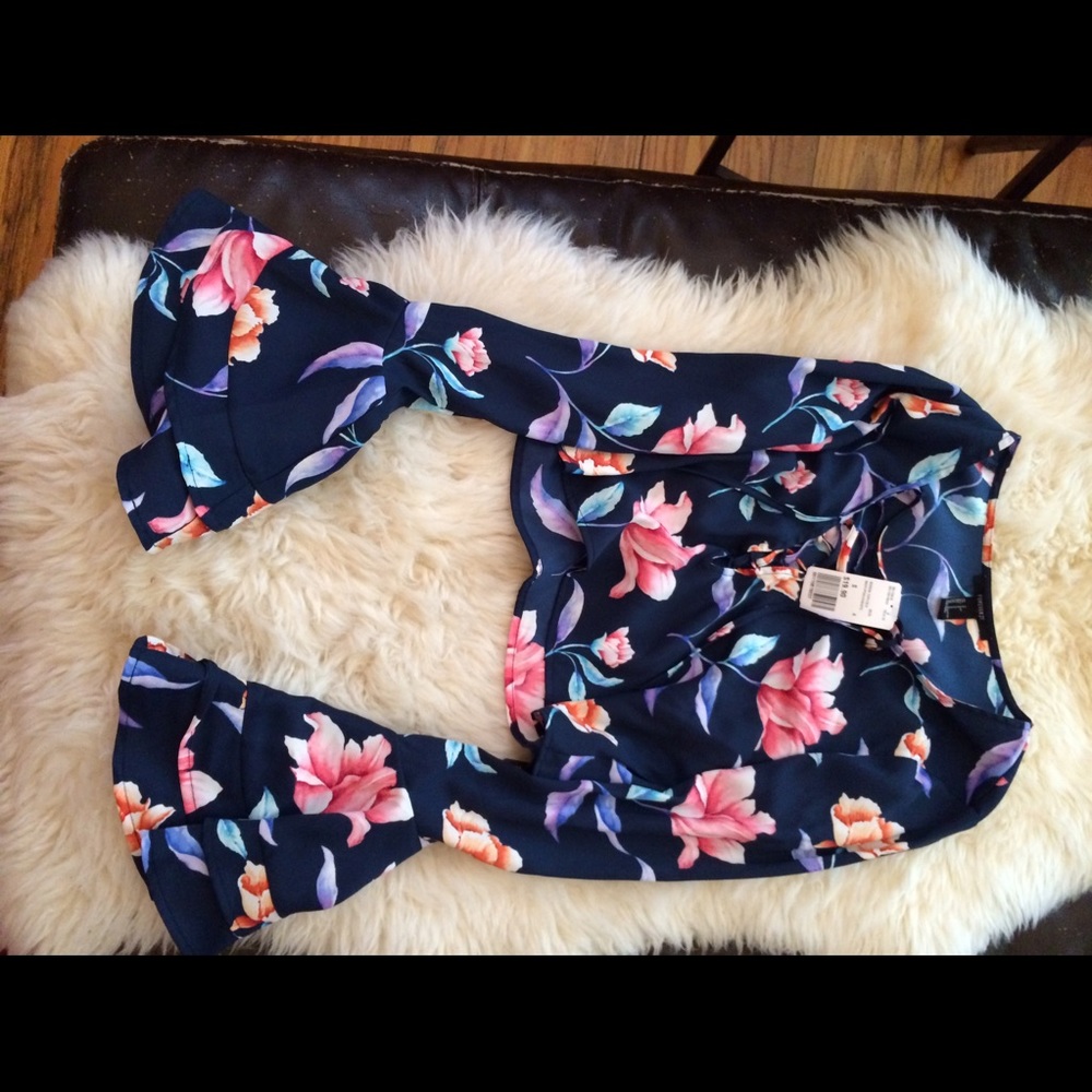 Bell sleeve crop top