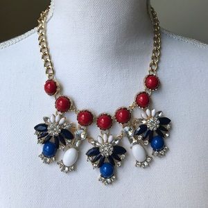 Statement necklace