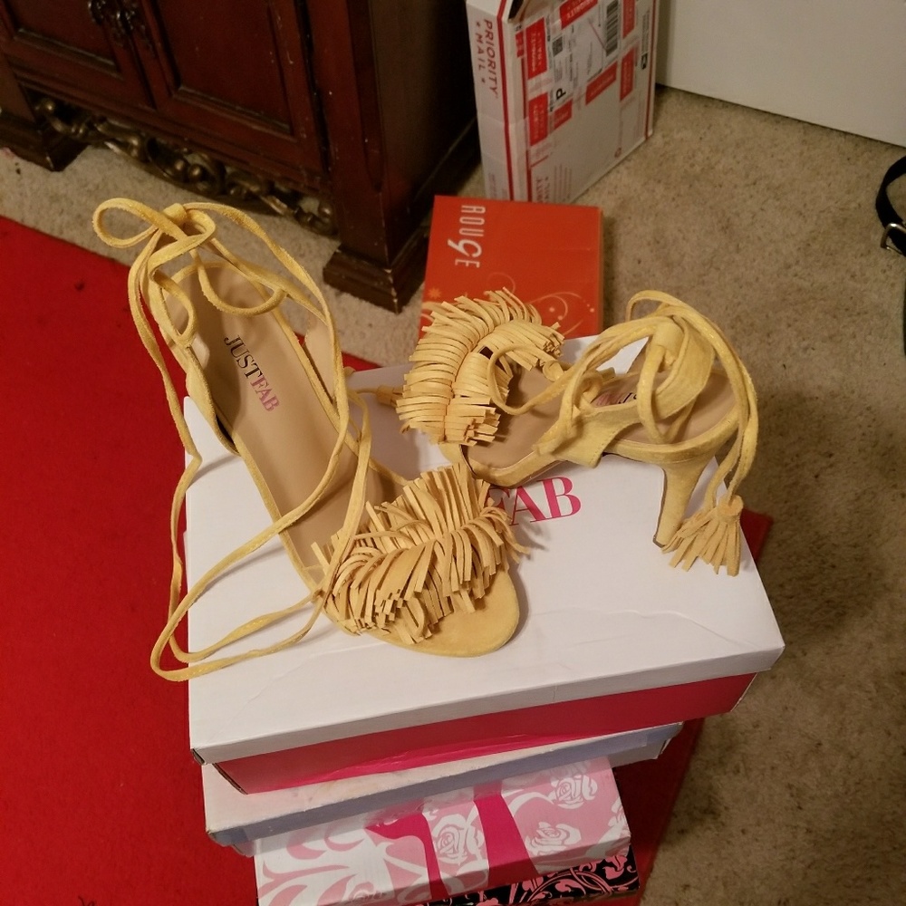 Yellow tie ups