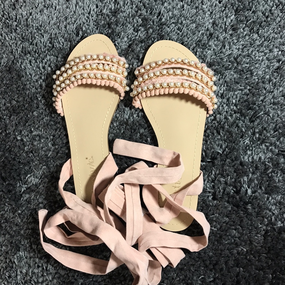 Pearly Sandals 🌹