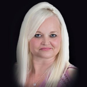 Meet your Posher, Robyn