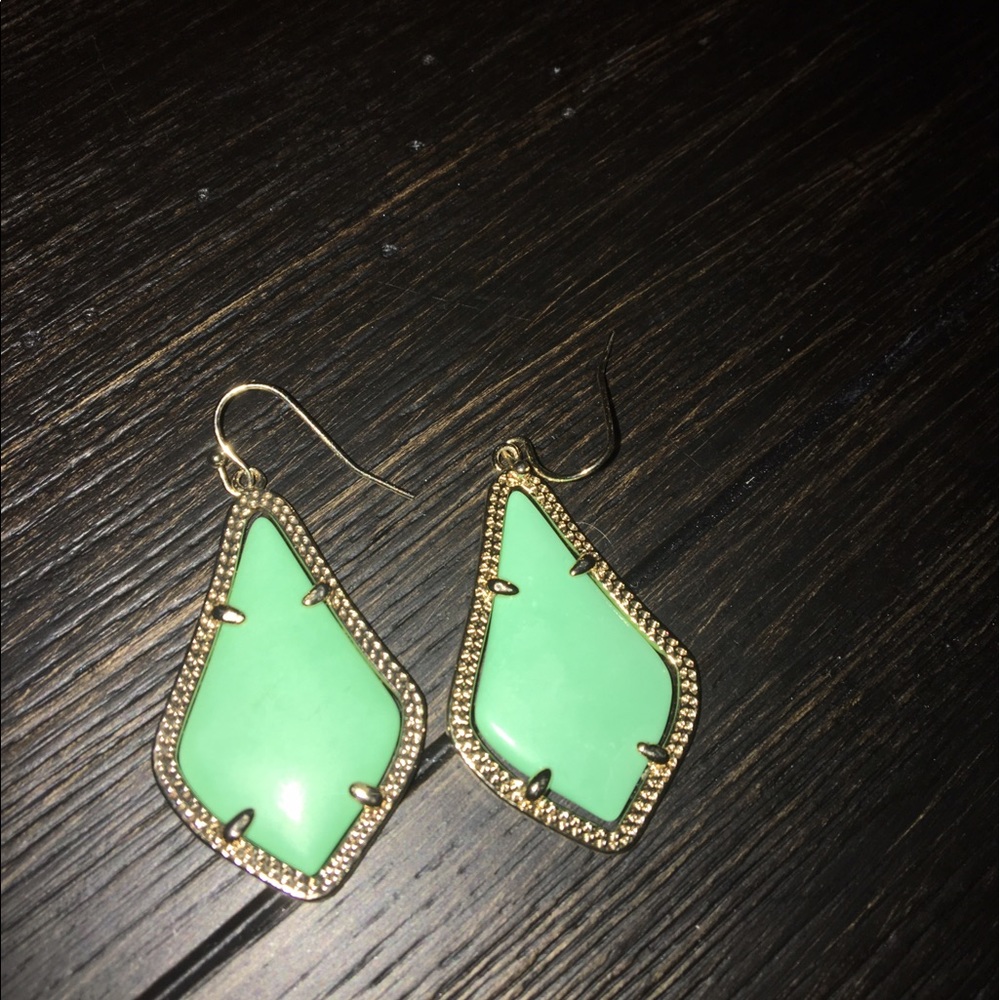 Kendra Scott earrings !!! MINT