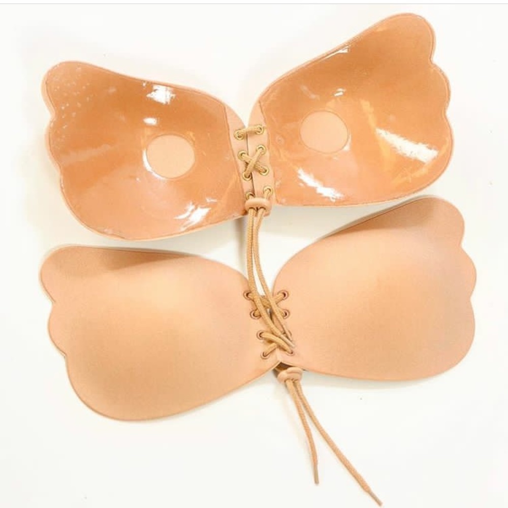 Strapless sticky bra