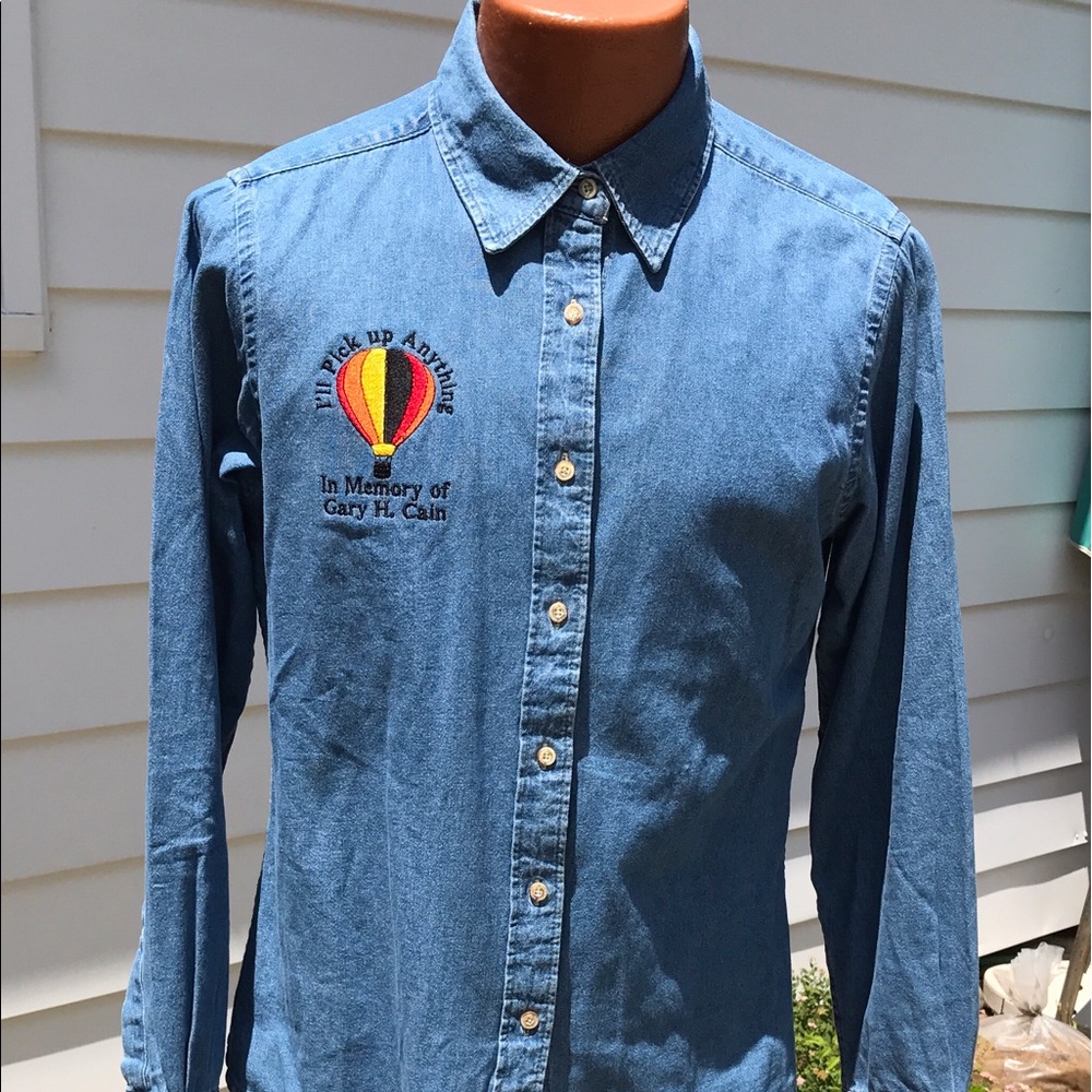 Denim shirt with embroidered hot-air balloon