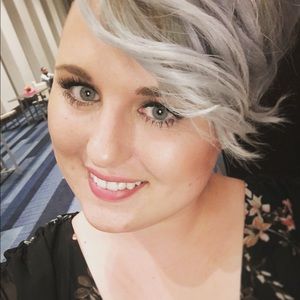 Meet your Posher, Crystal