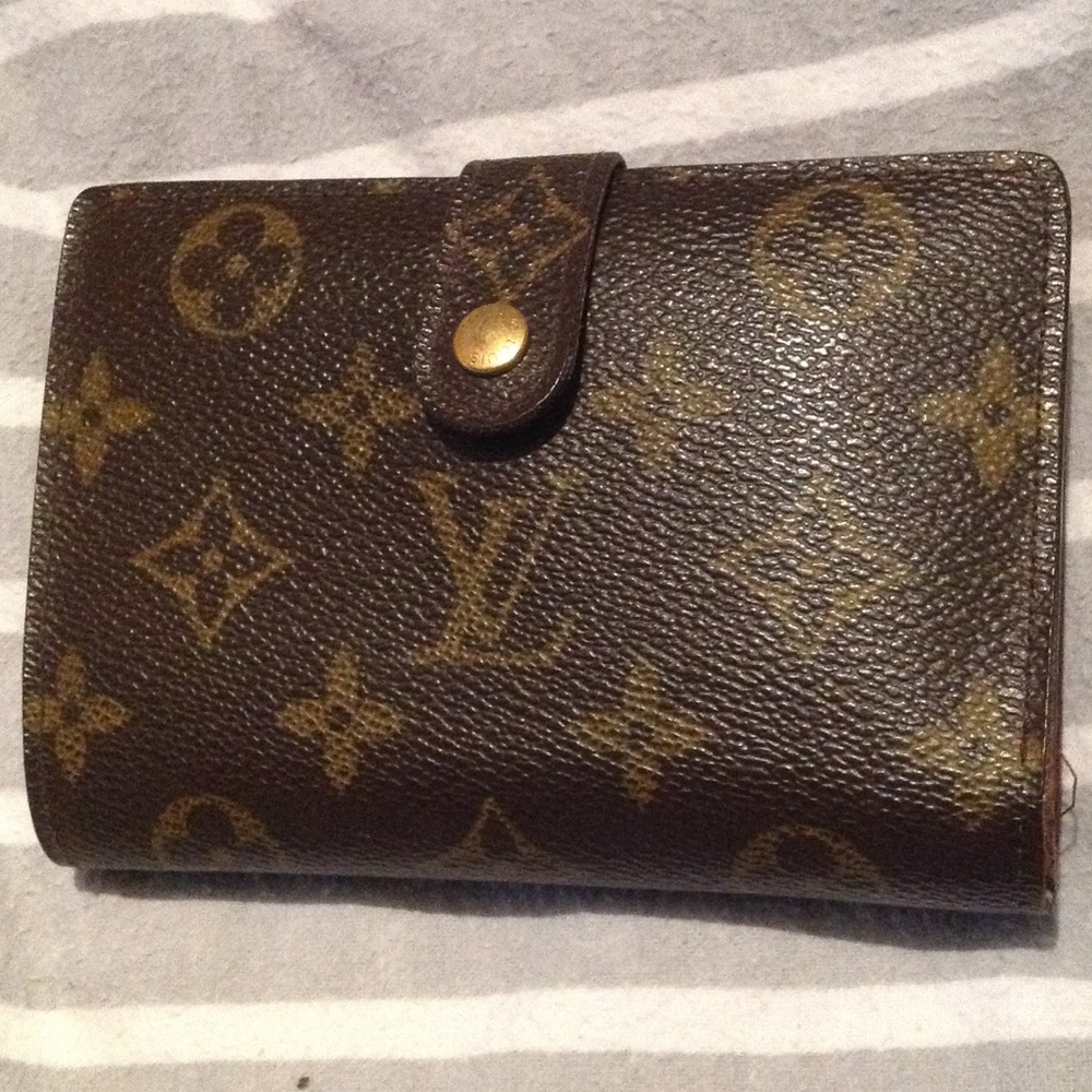 ‼️SOLD‼️Authentic small Louis Vuitton wallet