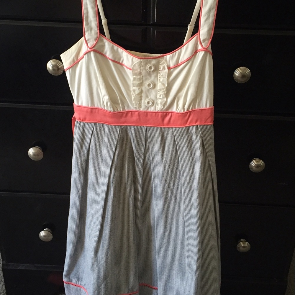 Jessica Simpson dress