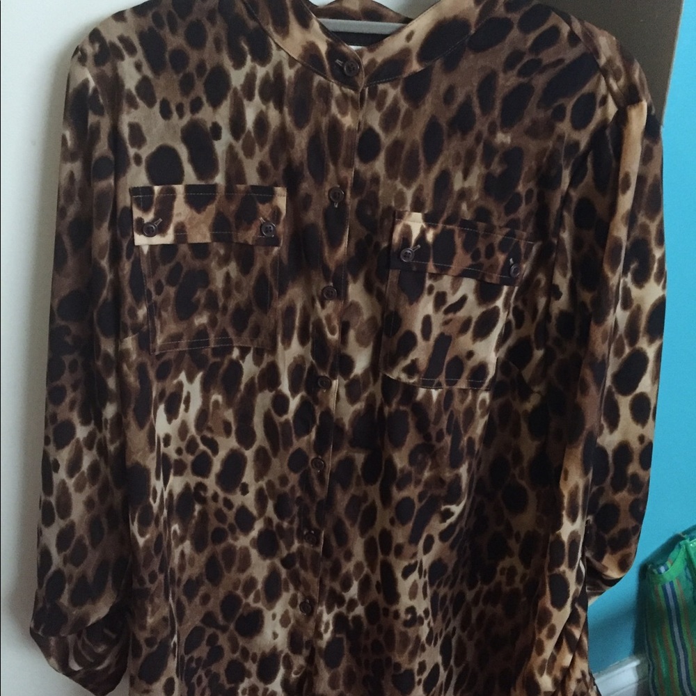 Leopard Blouse $5 size M Jones New York