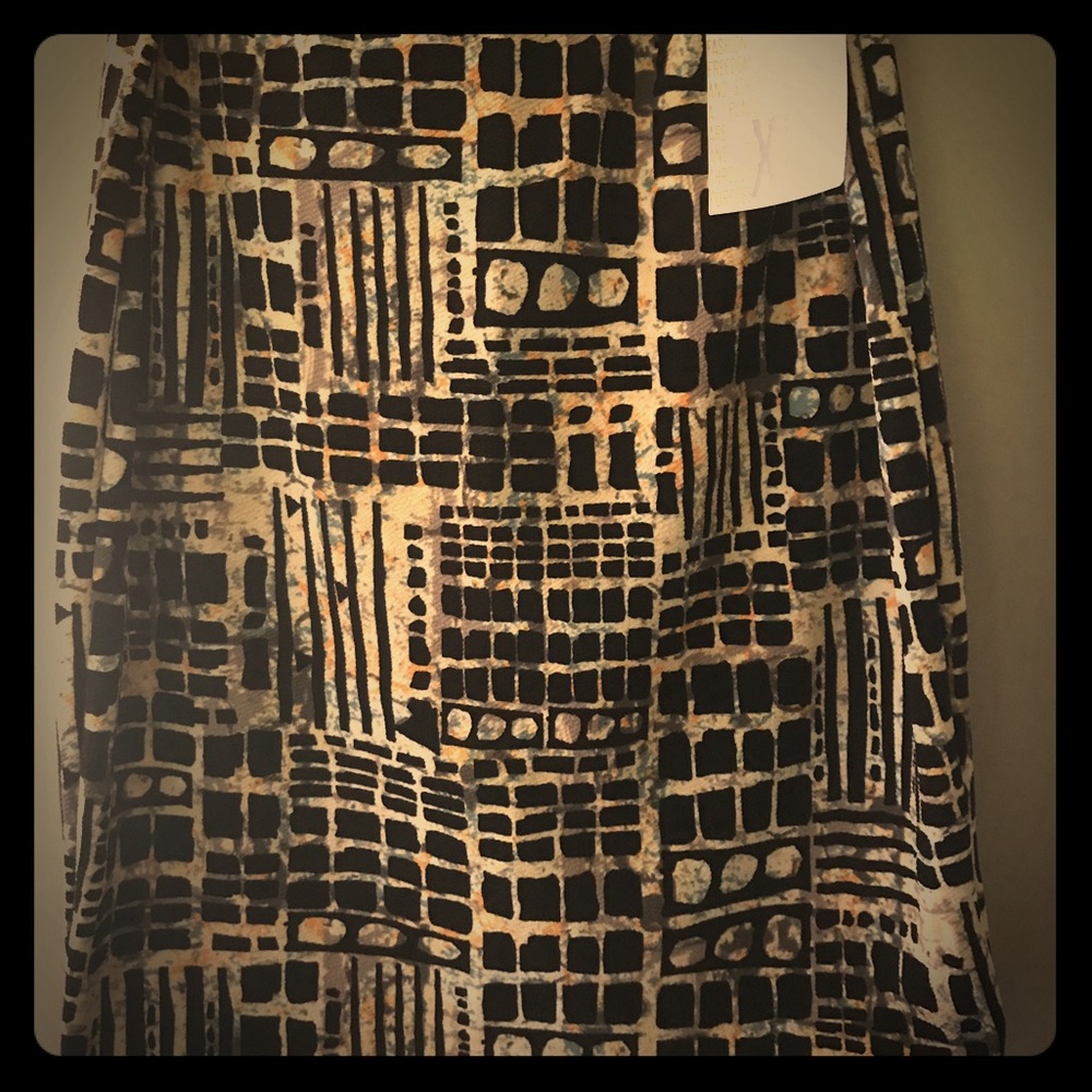 Gorgeous LuLaRoe Cassie XL! Neutral print. NWT