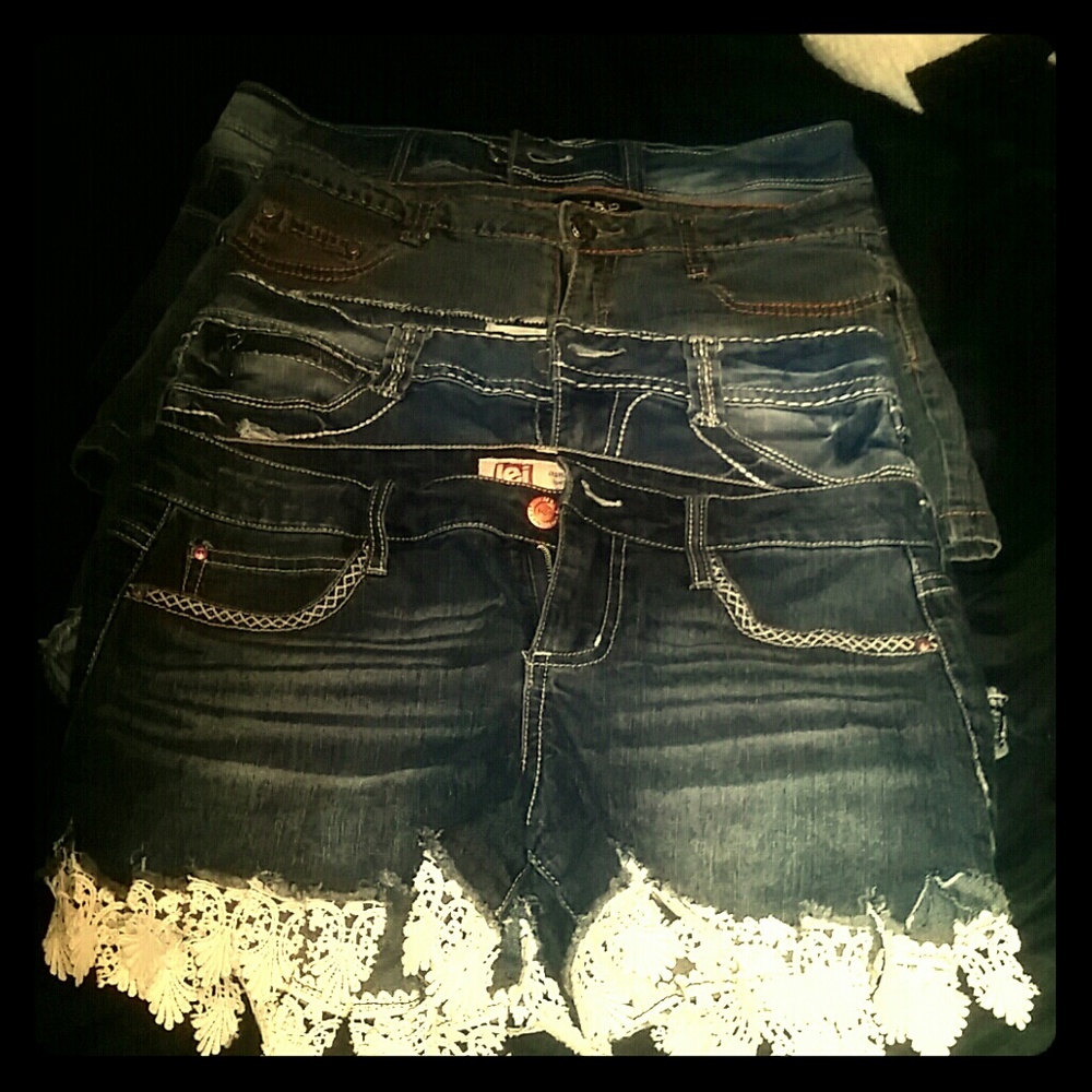 Bundle of 4 shorts
