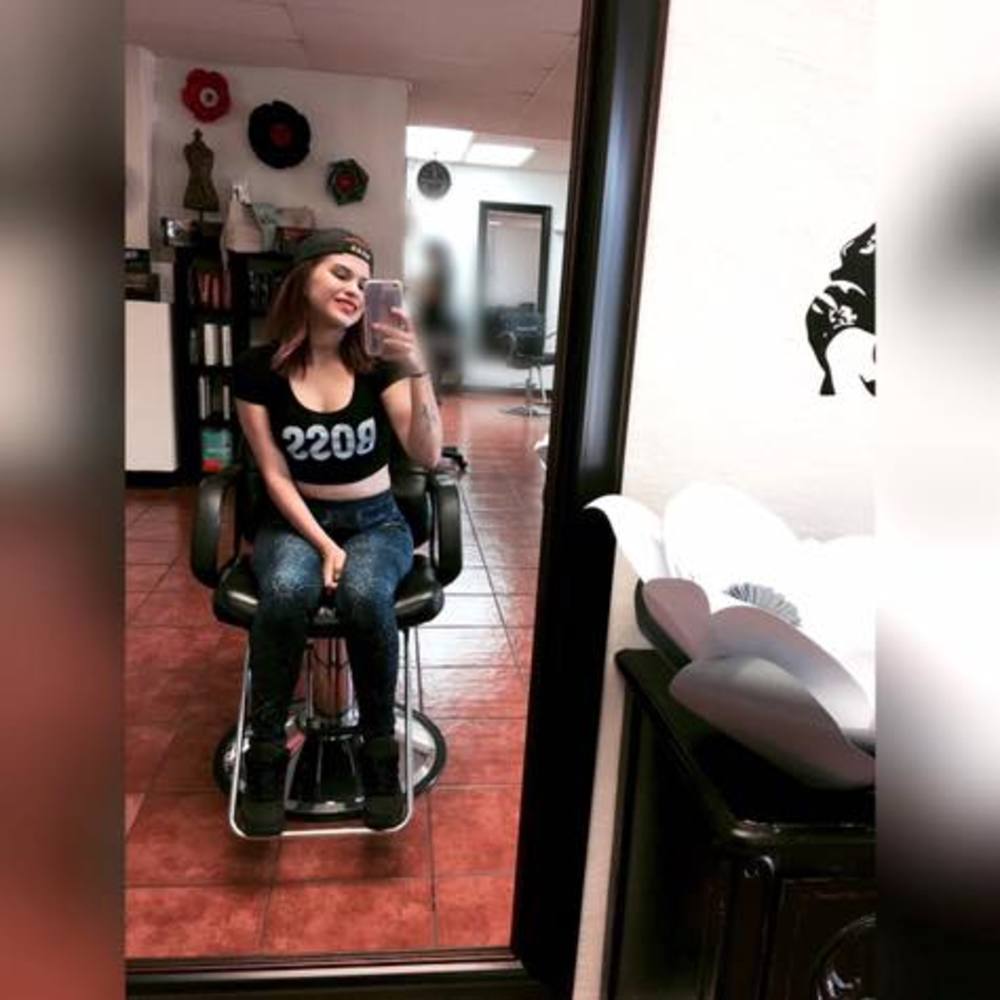 Meet your Posher, Stefani