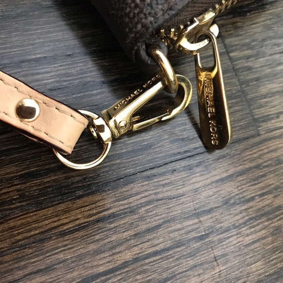 Michael Kors MK Brown Zip Up Wallet Wristlet - Picture 4 of 7