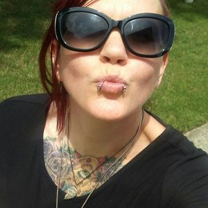 Meet your Posher, Niki