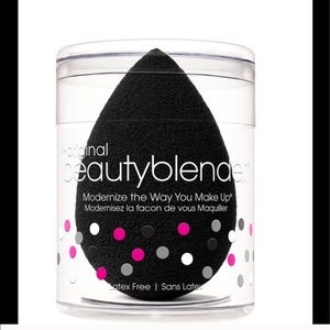 💯 Beauty Blender on Sale! Get yours today 💕✌️