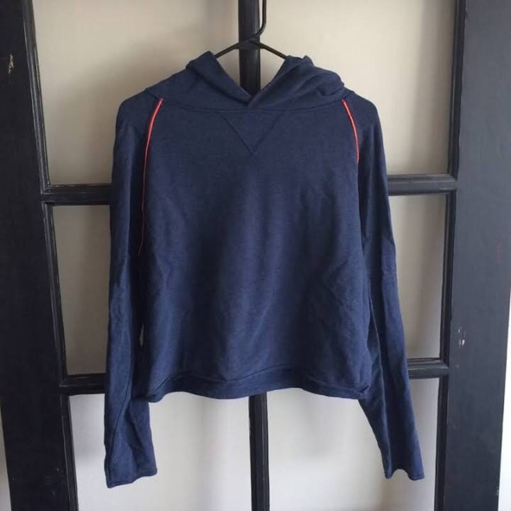 Lululemon crop pullover *SOLD*