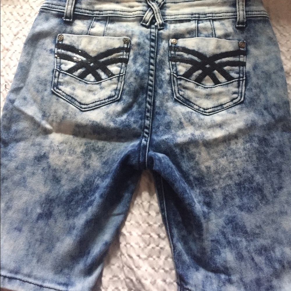 Shorts - Picture 2 of 2