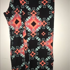 🦄LuLaRoe TC leggings, never been worn, beautiful