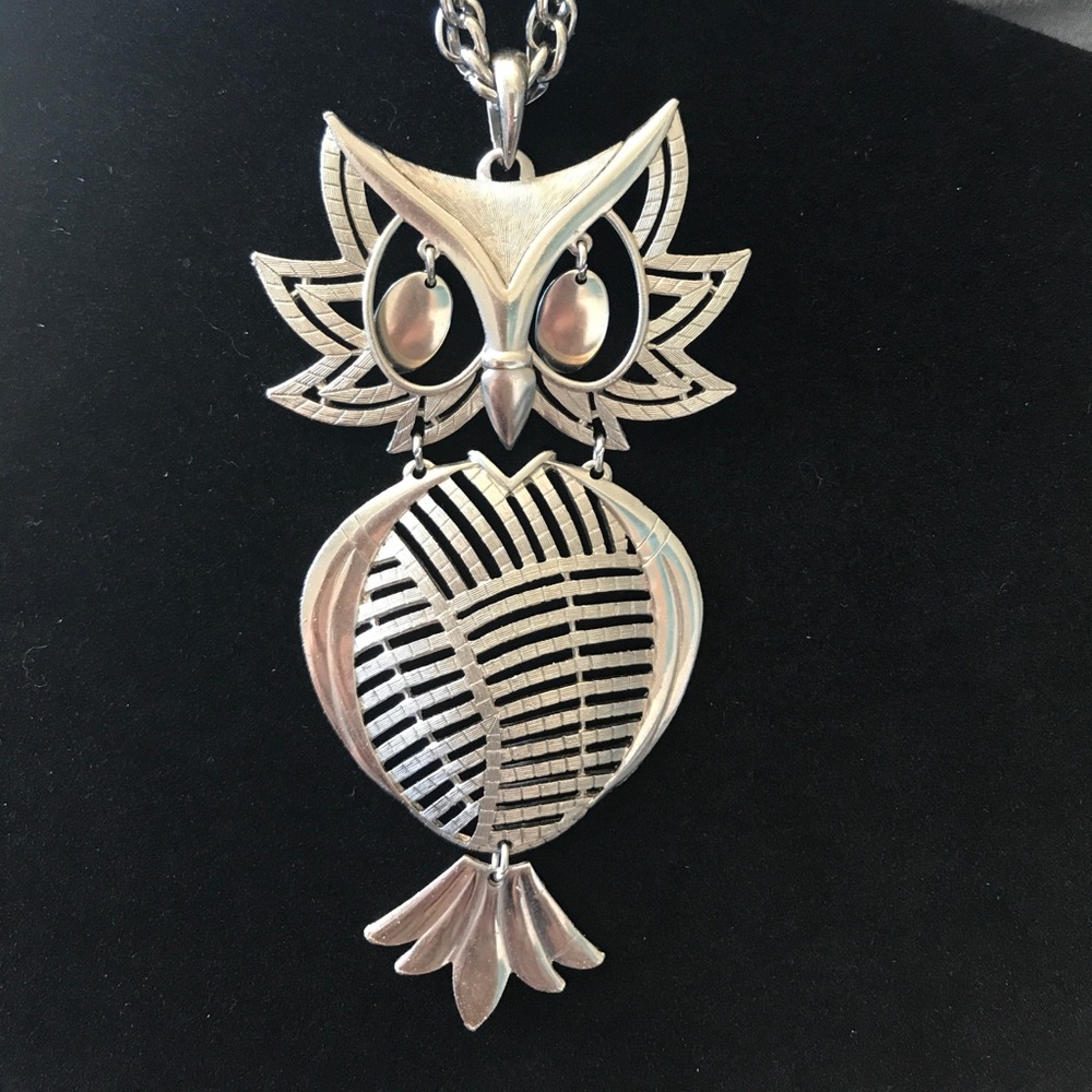1970s Vintage Signed Owl pendant necklace