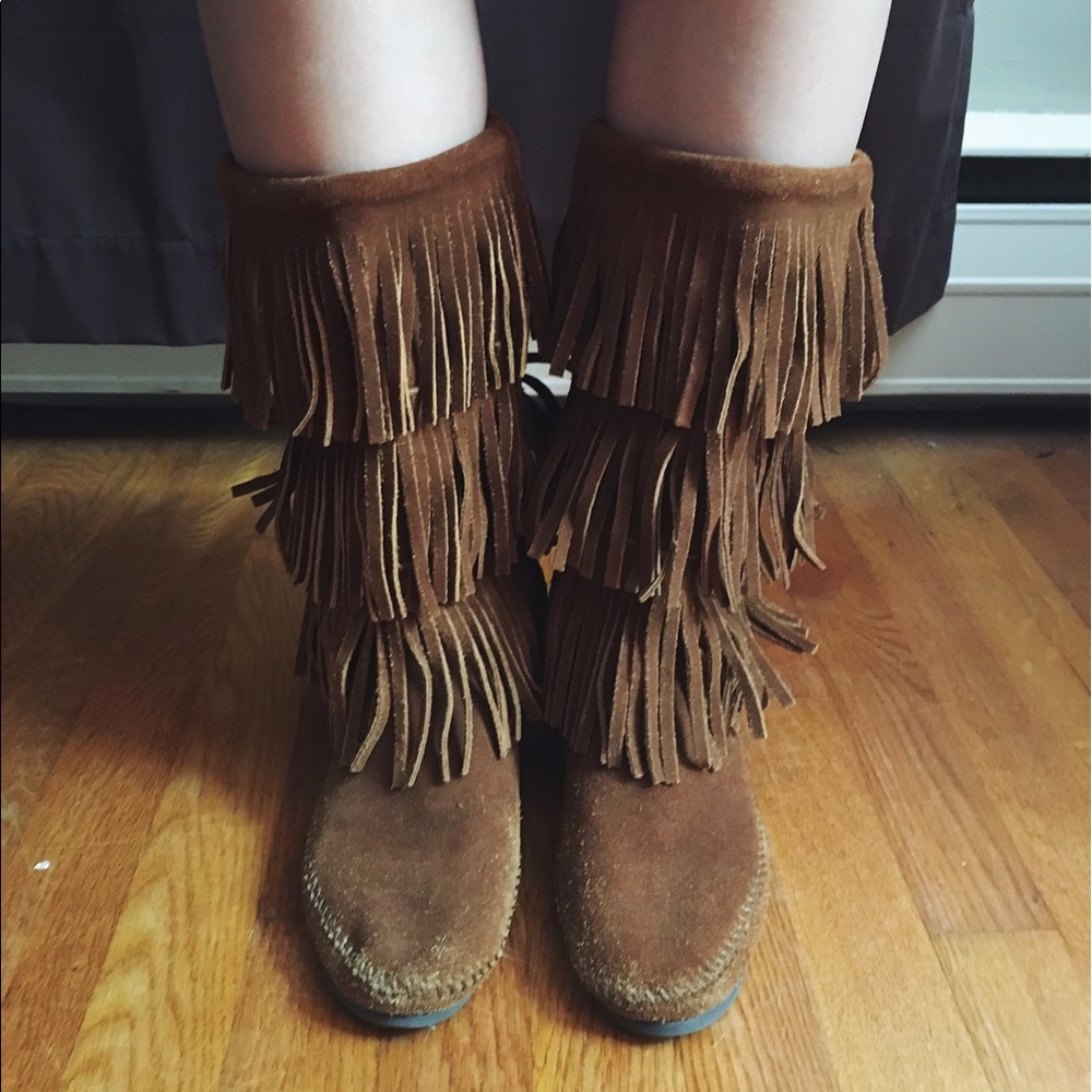 Minnetonka boots in chestnut suede