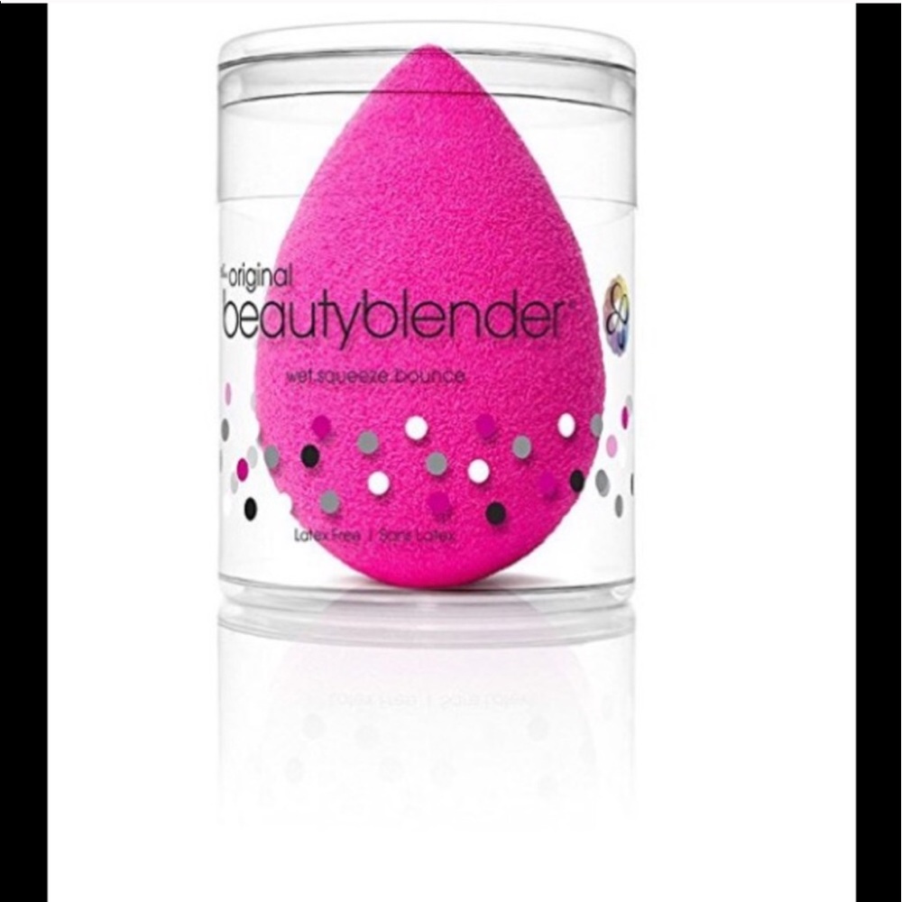 New! Sealed 🤐 Beauty Blender in PINK 💕