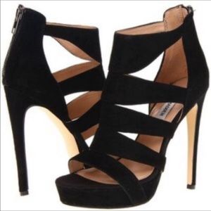 (Sold on offer up) Steve Madden back zip up heel
