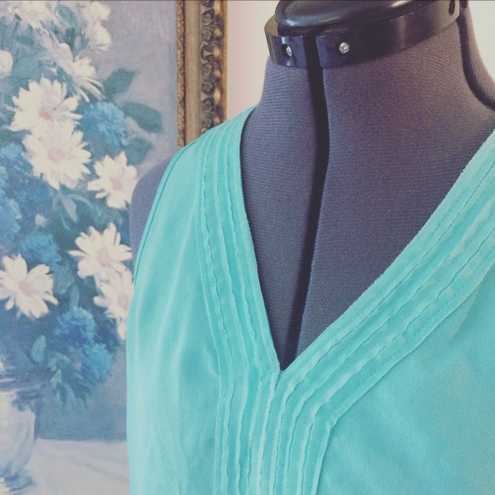 The Limited * Sleeveless Blouse