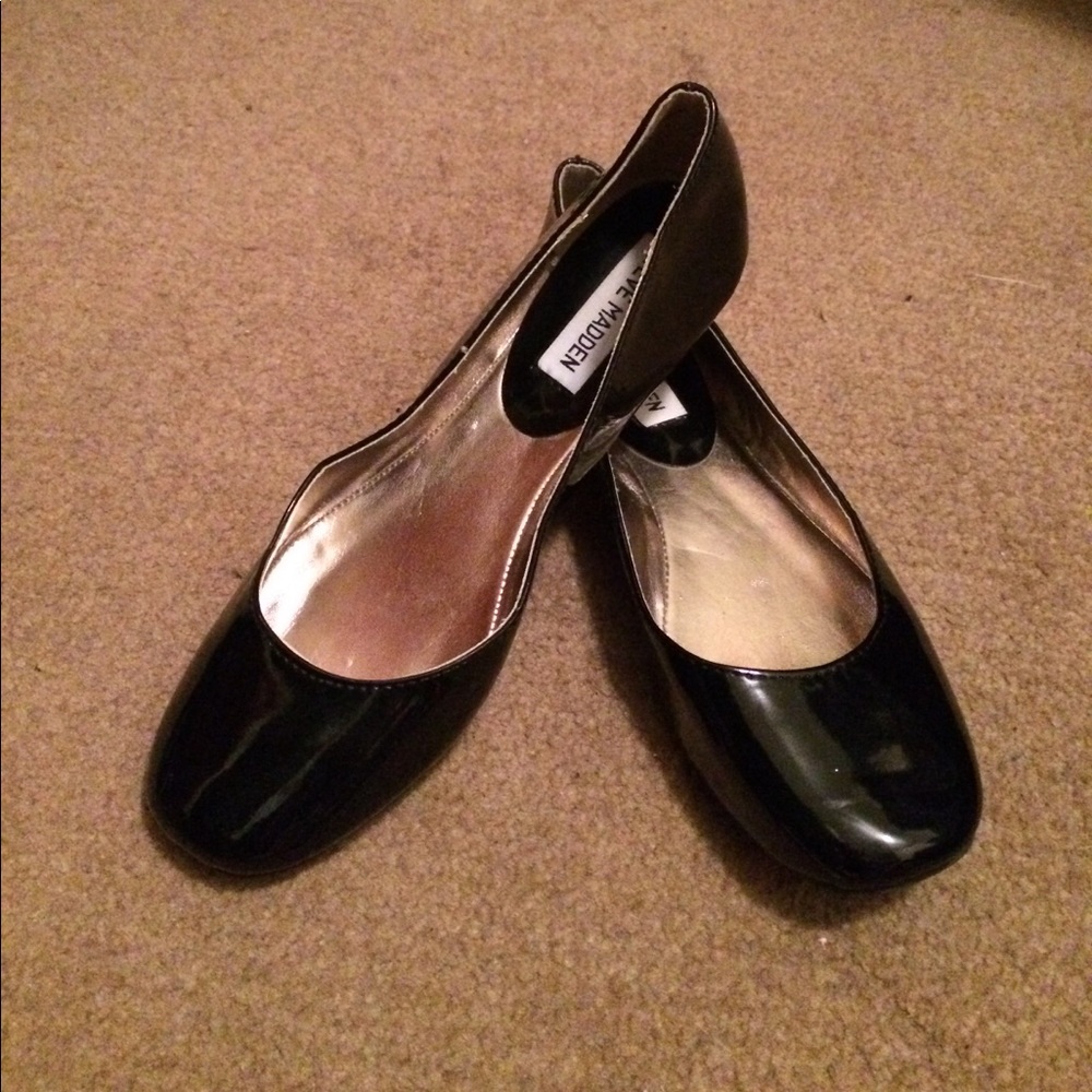 Patent black Steve Madden flats