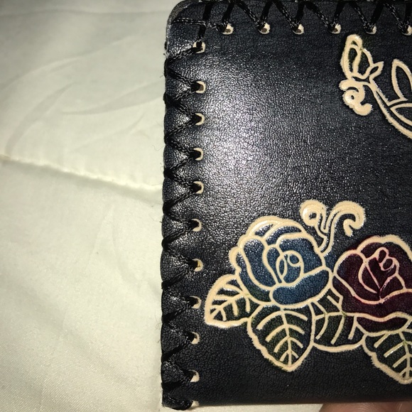 Real leather embossed wallet - Picture 3 of 8