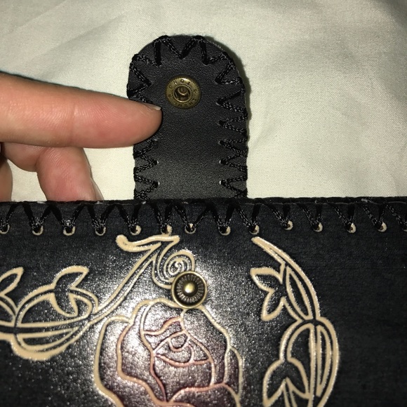 Real leather embossed wallet - Picture 4 of 8