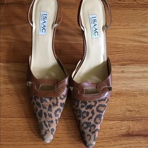 Isaac Isaac Mizrahi Pointy Toe Kitten Heels