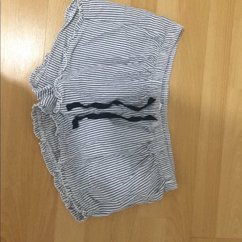 GAP seersucker shorts