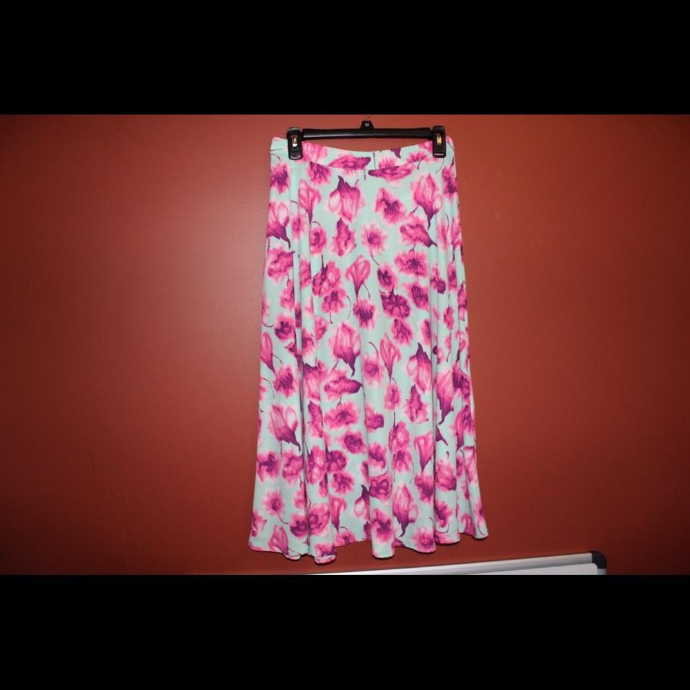 Long patterned skirt