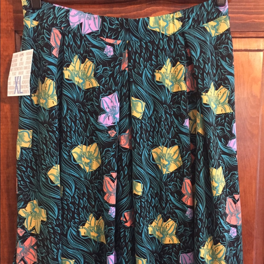 LuLaRoe Madison Skirt - XL