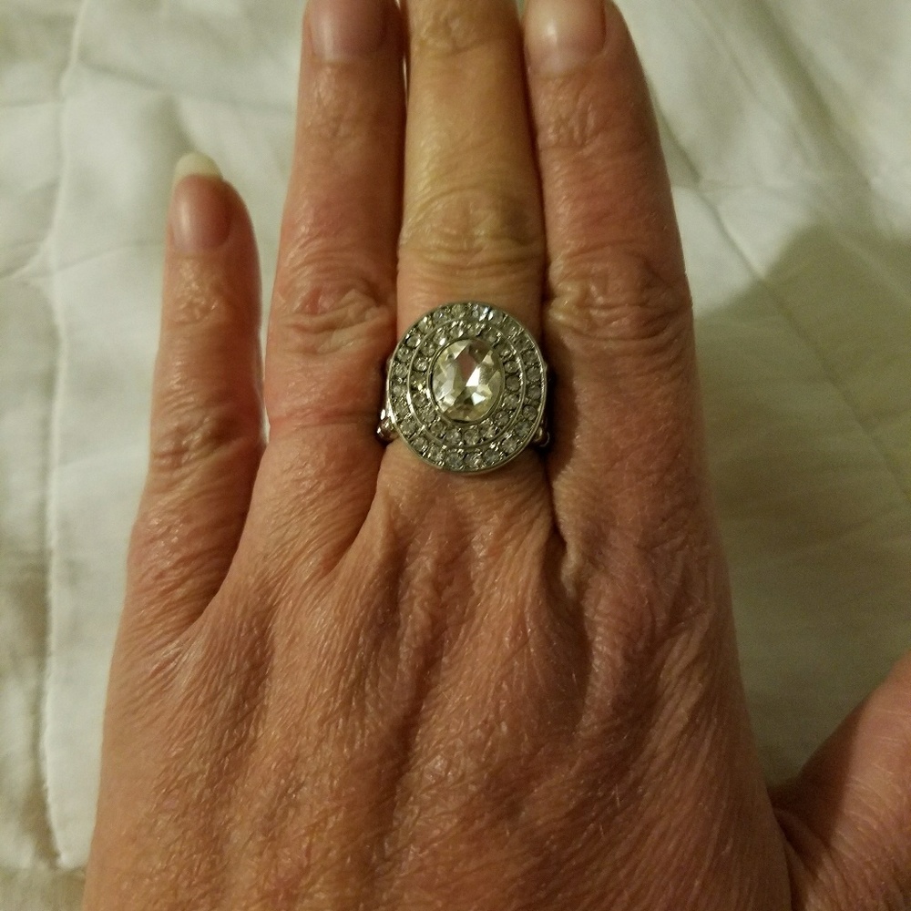 White rhinestones stretchy ring