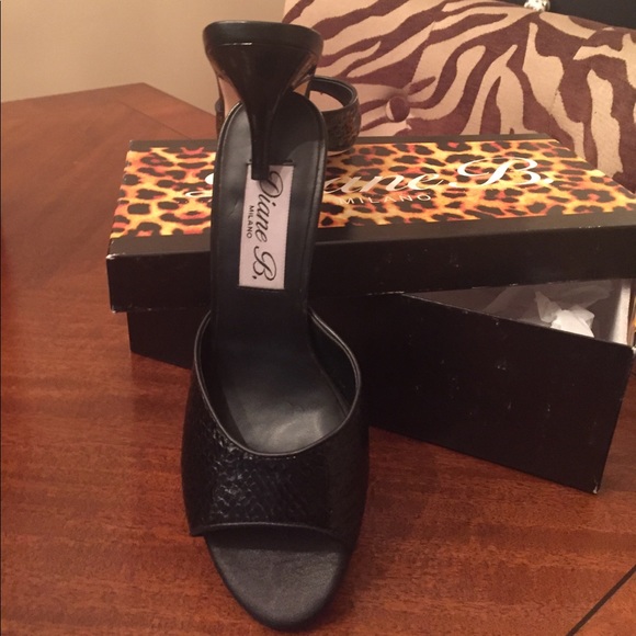 Black kitten heel mules - Picture 2 of 3