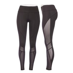Mesh panel workout leggings