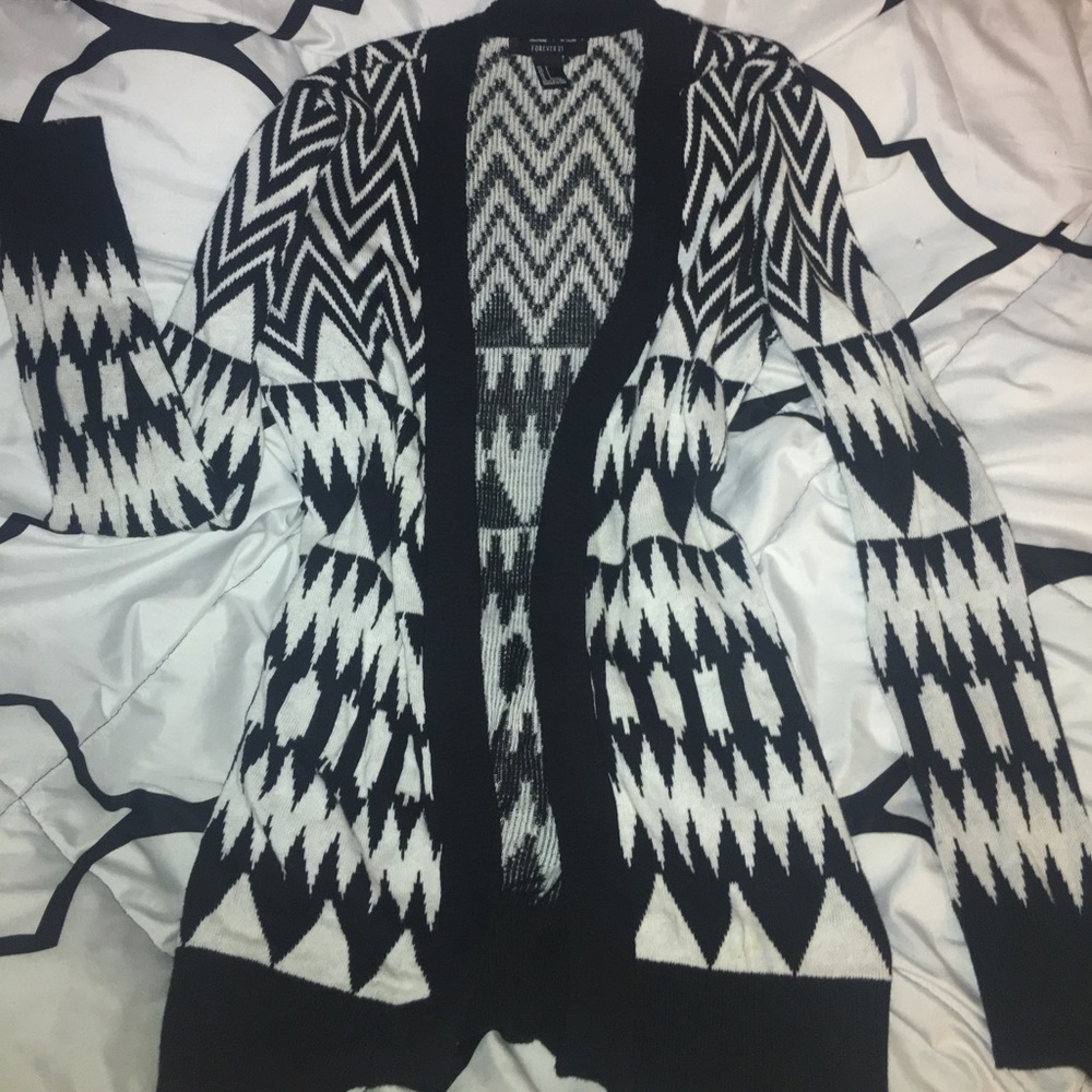 Long B/W design cardigan