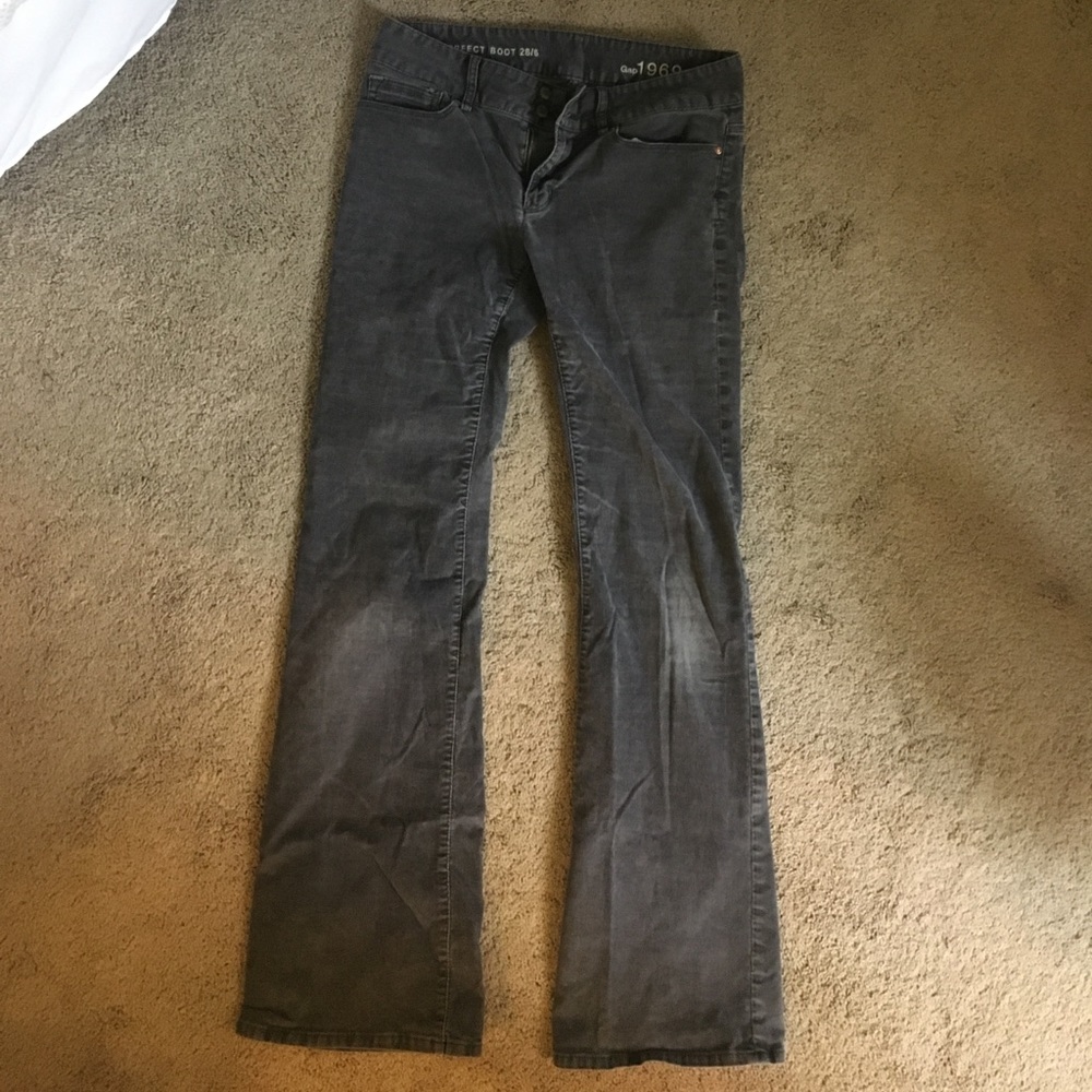 GAp gray cords