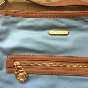 Michael kors purse QUICK SALE!!