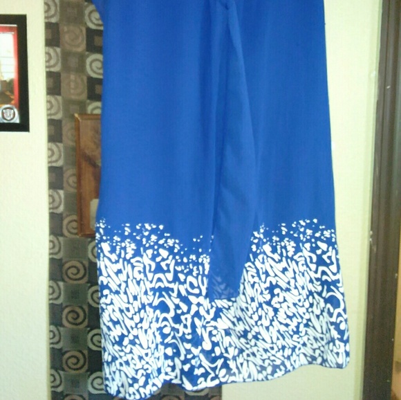 Beautiful 👗 - Picture 2 of 2