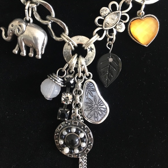 Beautiful necklace - Picture 2 of 5