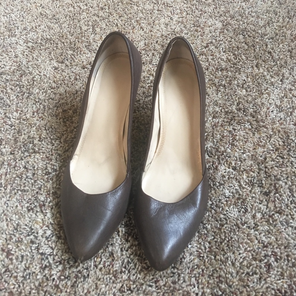 SALE Tahari pumps