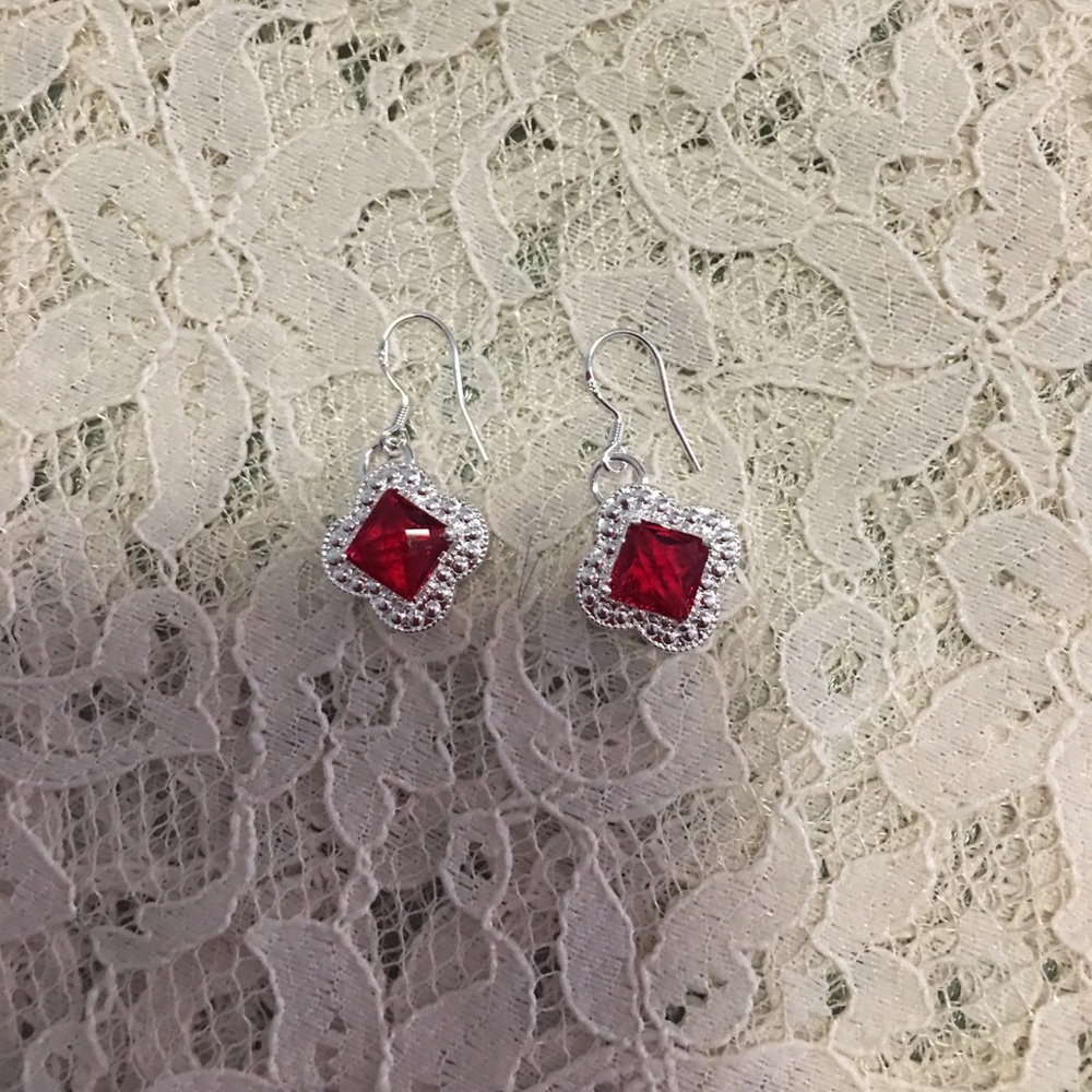 Clover shaped dangle earrings - Picture 4 of 4