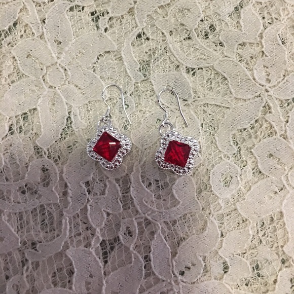 Clover shaped dangle earrings - Picture 4 of 4