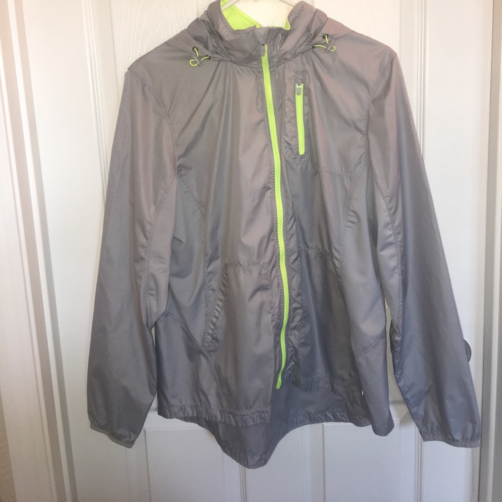 Athletic windbreaker/rain jacket